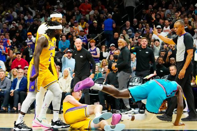 百家乐试玩-贝弗利因冲动被禁赛三场，但湖人再不会让队友独行