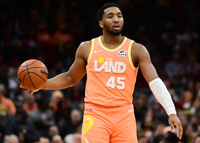 百家乐试玩-17届之光！米切尔砍下15000分，同届塔图姆福克斯热巴多少分？|阿德巴约|多诺万-米切尔|克利夫兰骑士队|达拉斯独行侠队|巴姆-阿德巴约_新浪体育_新浪新闻